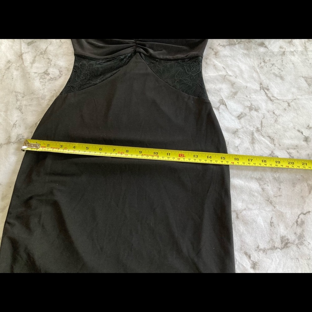 Black lace detail dress - Picture 9 of 9